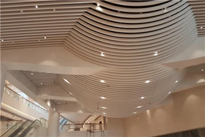 Aluminijska perforirana trakasta stropna ploča 3,0 mm pune ploče